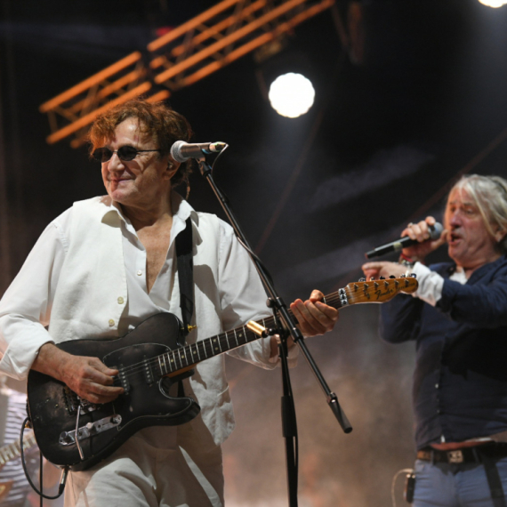 Ništa od spektakla u Bosni: Otkazan koncert Bijelog dugmeta, Festival menja program