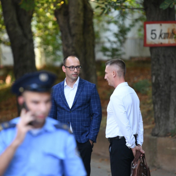 Simić: Odlazim na saslušanje uzdignute glave VIDEO
