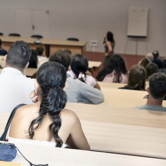 Nije hrvatska služba?! Hrvatski politički filozof uči naše studente kako da izazovu građanski rat FOTO