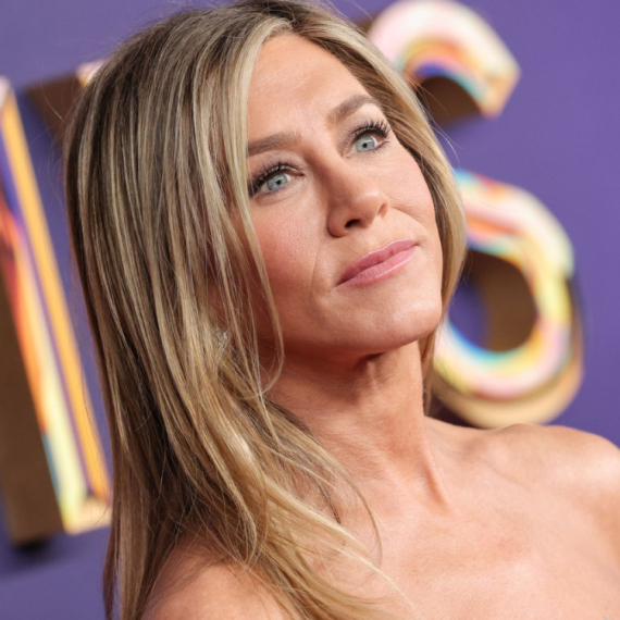 Memoari koji su šokirali svet stižu na televiziju – Dženifer Aniston u glavnoj ulozi