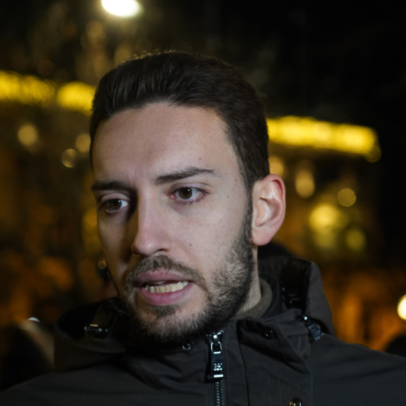 Blokaderi dostigli novi nivo međusobne mržnje: "Grbovića da uhlebimo, da se ne blamira za mandat" FOTO