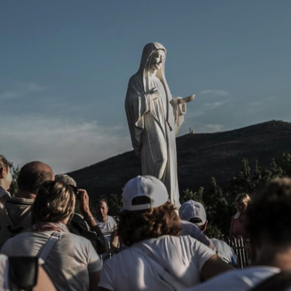 Međugorje: Vatikan ne priznaje ukazanja Device Marije, ali podržava vernike da hodočaste