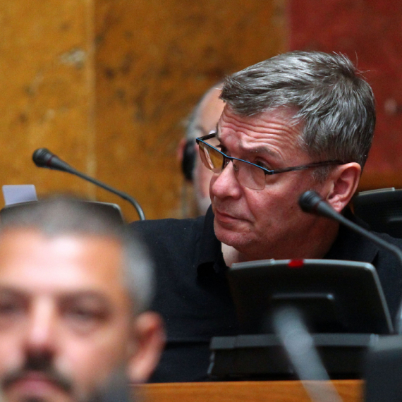 Blokaderi svojim kolegama Milivojeviću, Jovanoviću, Ćuti: "Ako vam se ne radi u Skupštini, vratite mandate"