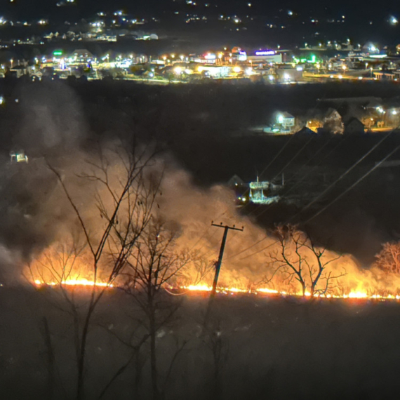 Gori 20 hektara zemlje: Dim se širi kilometrima FOTO/VIDEO