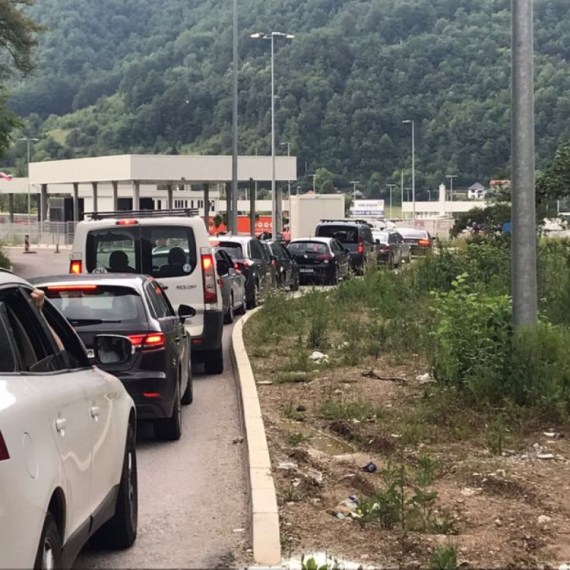 Počelo je: Kolaps na granicama; Spremite se za čekanje FOTO