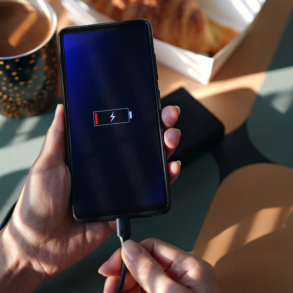 Telefoni prikupljaju, dele i prodaju vaše lične podatke: Evo kako da to sprečite