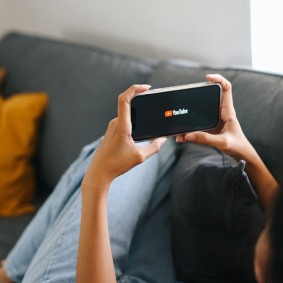 AI "bućkuriš" i "truljenje mozga" preplavili YouTube