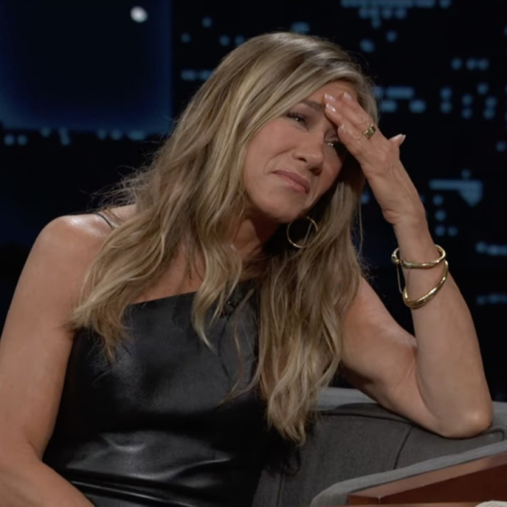 Incident na imanju Dženifer Aniston: Vozač ciljao na glumicu FOTO/VIDEO