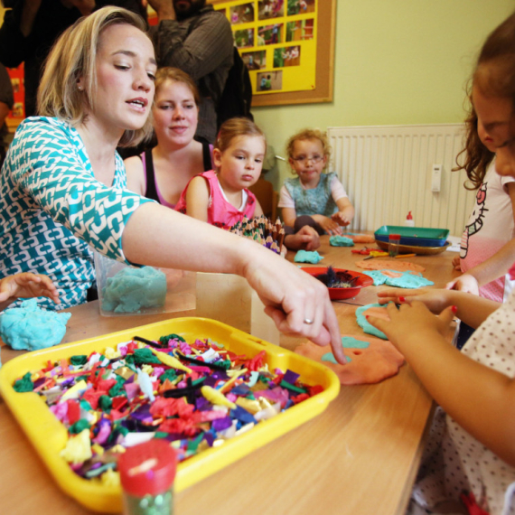 Vaspitačica dovela u vrtić besnog psa lutalicu