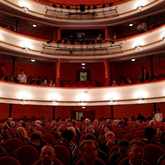 Kontroverzna opera izazvala haos: Ljudima pozlilo zbog eksplicitnih scena, reagovala hitna pomoć FOTO/VIDEO