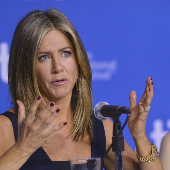 Progonitelj Dženifer Aniston proglašen mentalno nesposobnim FOTO/VIDEO