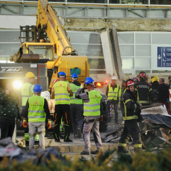 TOK napada Vučića, ali uporno krije ko je izuzeo ljude koji su potpisali da je nadstrešnica bezbedna