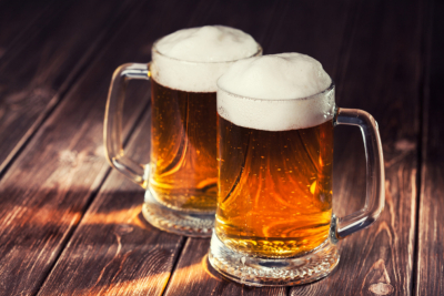 Slika za Nudili besplatno pivo ako Tramp umre: Oduzeta im dozvola za rad