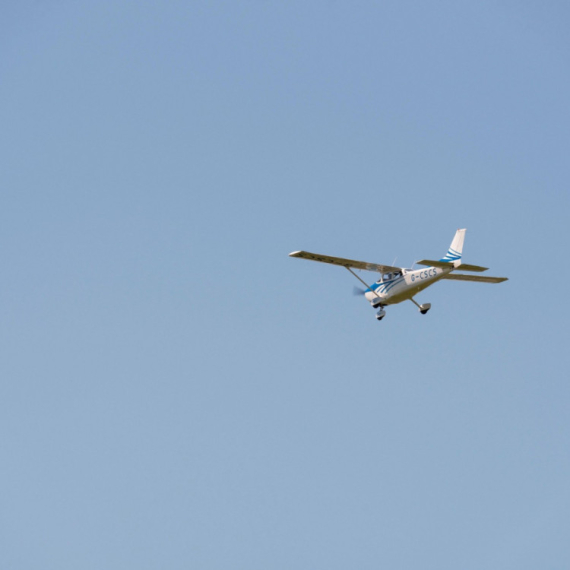 Avion kružio iznad Niša; Čim je poleteo sa aerodroma nastao je problem VIDEO