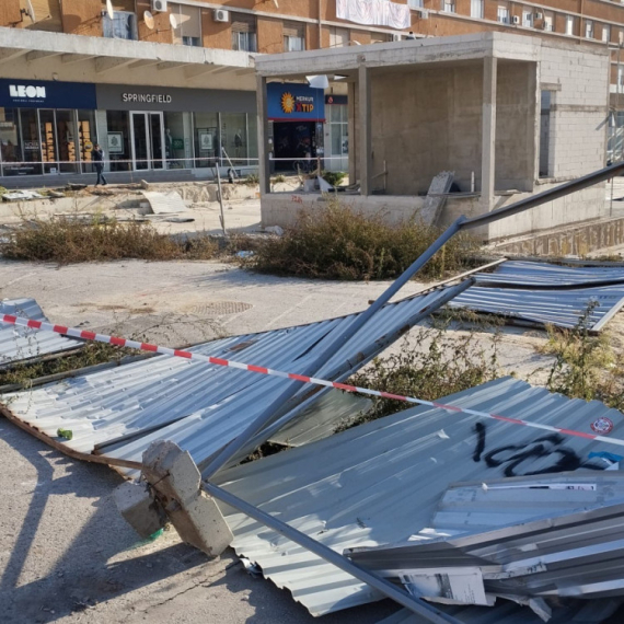 They devastated Novi Sad; Chaos and trash everywhere; Broken doors, broken windows... PHOTO/VIDEO