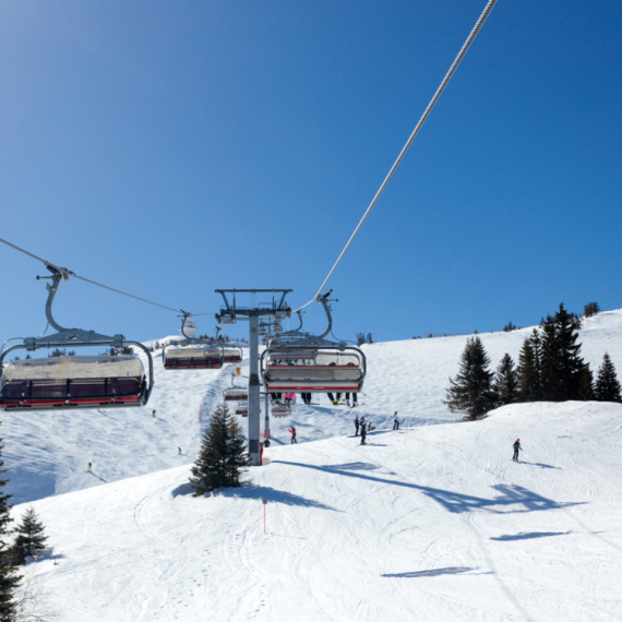 Užas na Jahorini: Dete palo sa žičare VIDEO