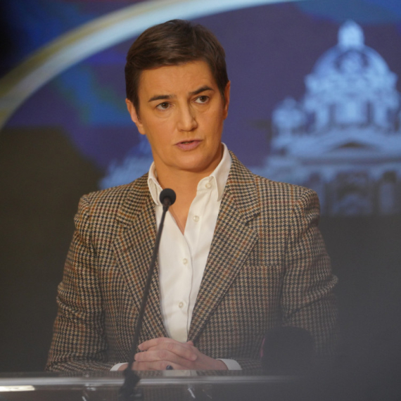 Brnabić: Jasno je ko je hteo nasilje, a ko se trudio da se sednica o budžetu održi VIDEO