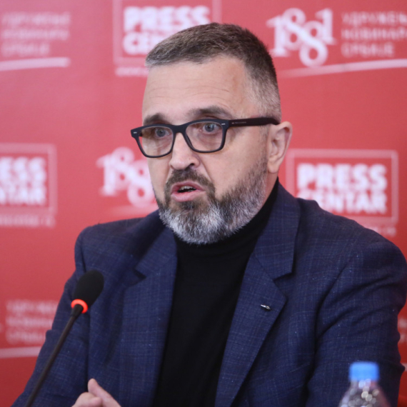 Napadnut Dragan J. Vučićević