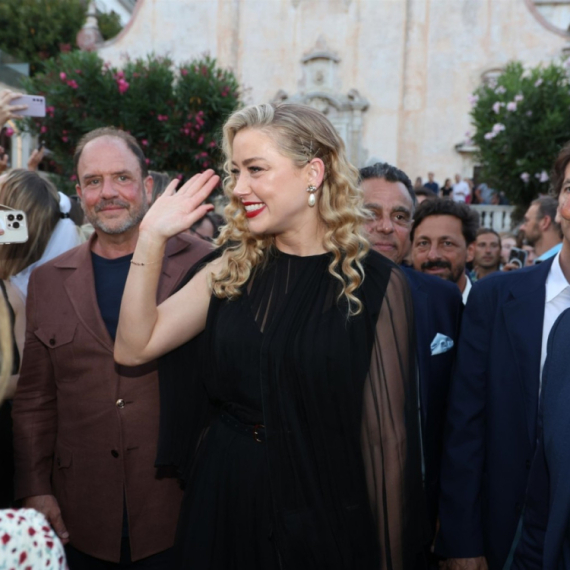 Nakon razvoda od Depa, daleko od Holivuda: Amber Herd slavi novi uspeh u Španiji FOTO