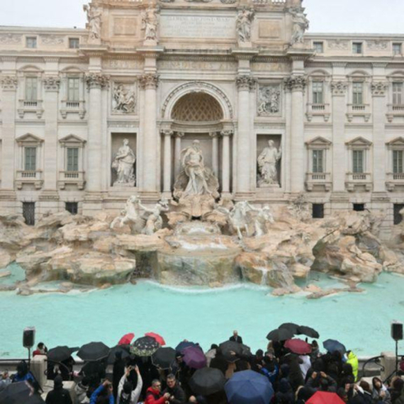 Obnovljena Fontana di Trevi, mere rimskih vlasti za smanjenje gužvi