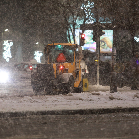 Satima veje; Totalni kolaps na putevima; Očekuje se novih 30 cm snega FOTO/VIDEO