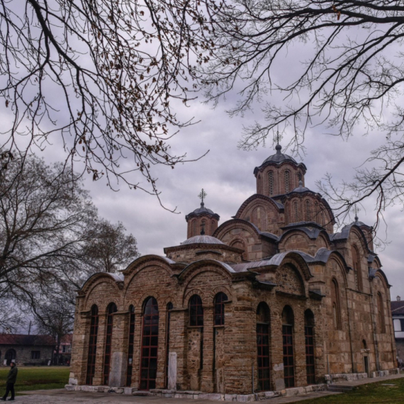 Vidovdansko pesničko bdenje održano u manastiru Gračanica: Dodeljene nagrade pesnicima