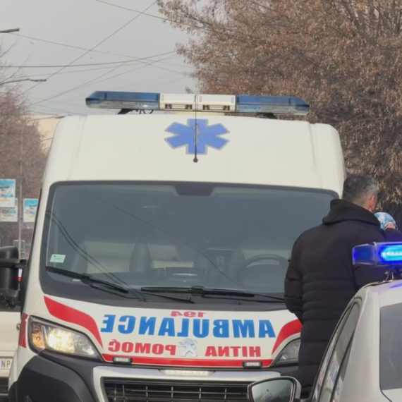 Četiri osobe lakše povređene u dva udesa u Beogradu