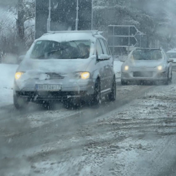 Snow blizzard: Total collapse, kilometer long car convoys PHOTO/VIDEO