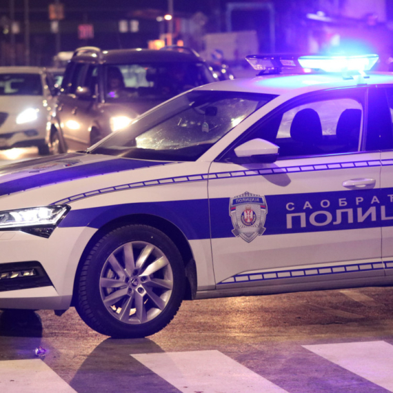 Stravična nesreća u Novom Sadu: Poginuo muškarac, dečak odvezen u bolnicu FOTO