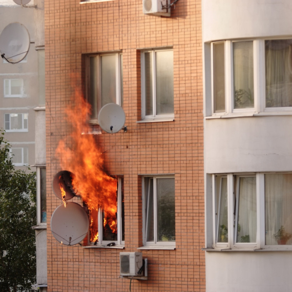 Požar u bolnici: Muškarac preminuo, naređena hitna evakuacija