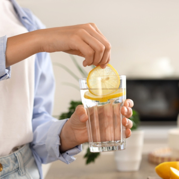 Ova tri jutarnja napitka najbolja su za regulaciju probave