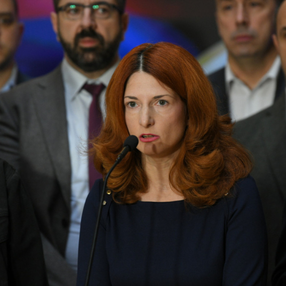 Lazovićeva poslanica poručila da zbog blokadera nema jedinstva, pa ih odjavila: Ne dam im svoj potpis VIDEO