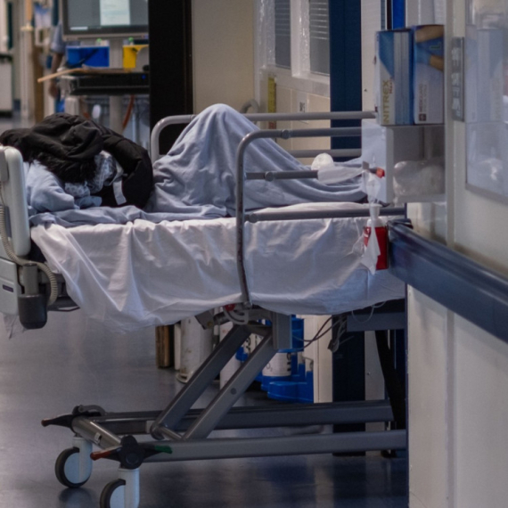 Influenser hospitalizovan u teškom stanju: Otkazuju mu organi