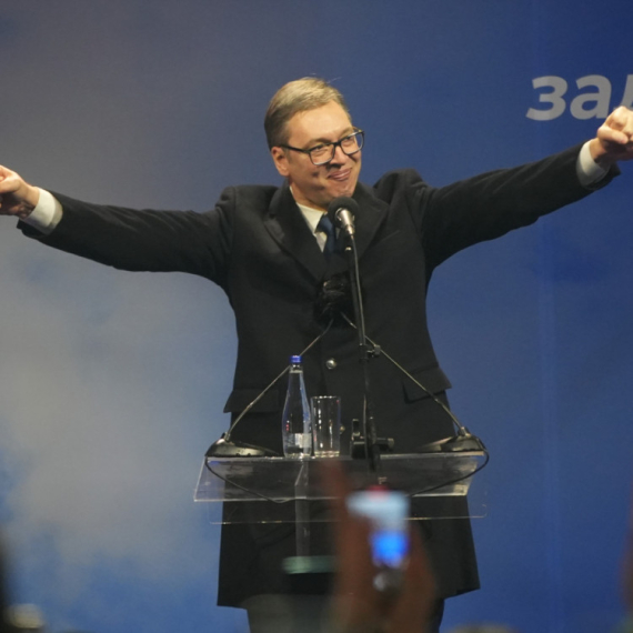 Vučić pregazio opoziciju: Najnovije istraživanje pokazuje ko vodi u Srbiji