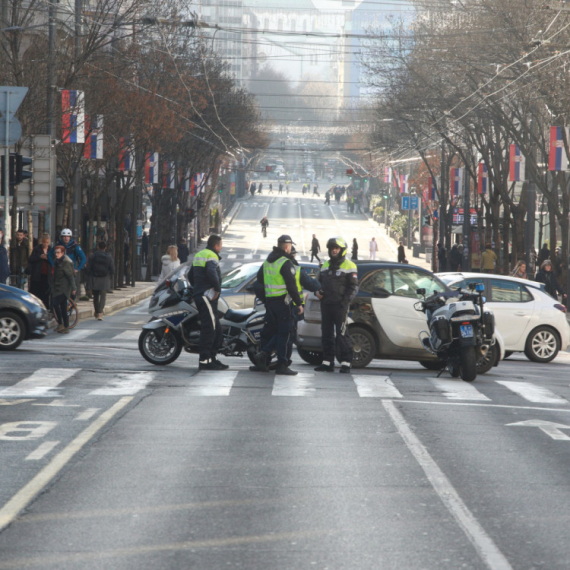 Blokaderska "ideologija"? Trudnici nisu dali da prođe, bolesna baka išla peške; Zatvarali i puteve do bolnica