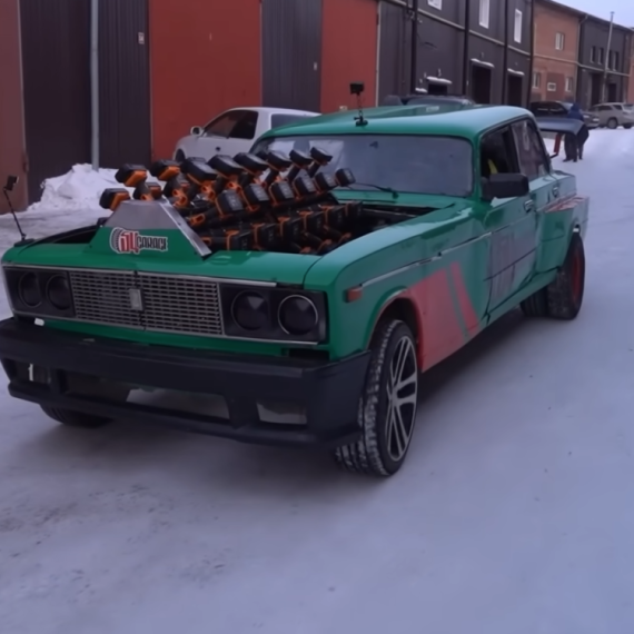 Kad Rusi naprave električni auto: Na Ladu prikačili 50 bušilica i – radi! VIDEO