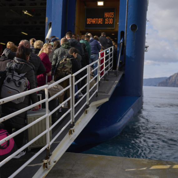 Terrible pictures from Greece: People behind the wire, trying to escape; Tsunami is also possible VIDEO/PHOTO