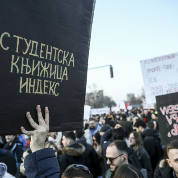 Opozicioni mediji sprečavaju objavu da su zahtevi studenata objavljeni: Profesori dopuštaju politizaciju