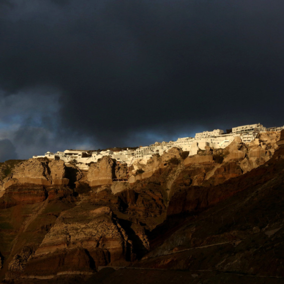 Najjači udar do sada: Još jedan zemljotres pogodio Santorini, strahuje se od ... FOTO