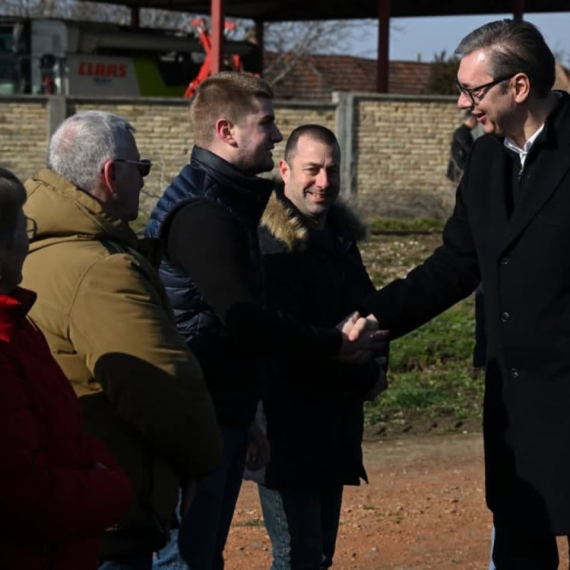 Vučić in Kanjiža: "It's important to bring the factory in the region"; "Ring road will cost one billion eur"