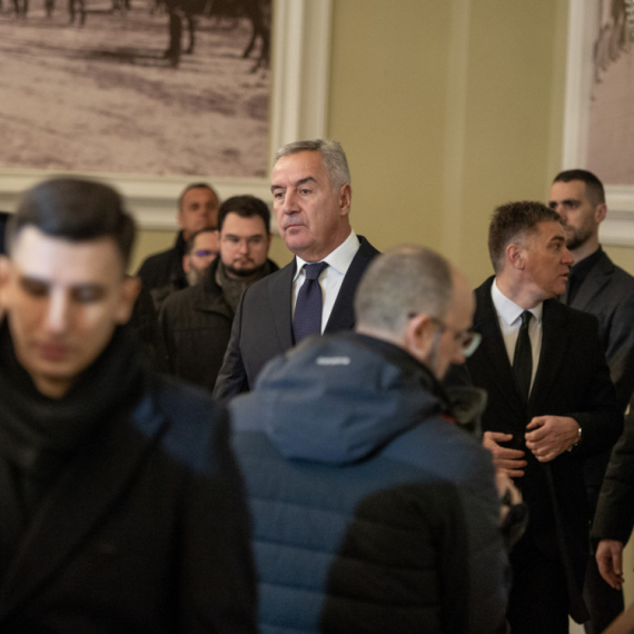 Đukanović hitno napustio pritvor: Milov brat morao u bolnicu