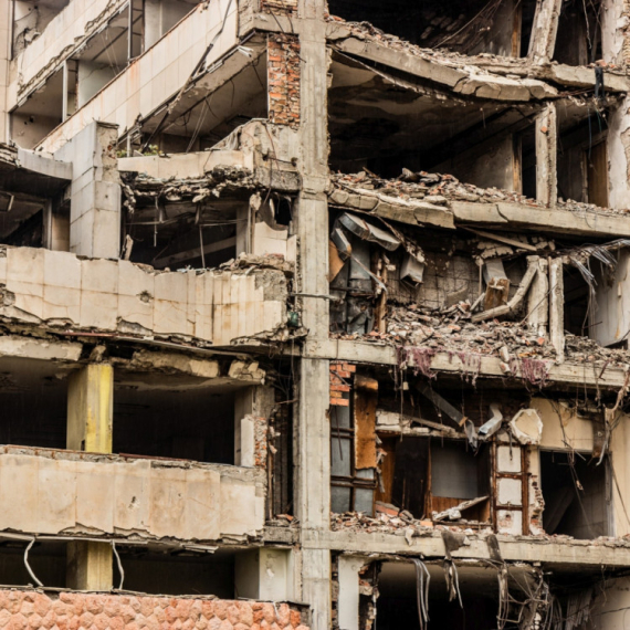 Mediji: Ne damo da se ruše ruševine Generalštaba