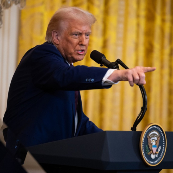 Trump threatened: We will impose 100 percent tariffs on them if they make a trade deal with China