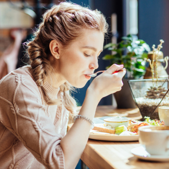 Nutricionisti upozoravaju: Ovaj sastojak koji se nalazi u većini namirnica, sabotira mršavljenje i zdravlje