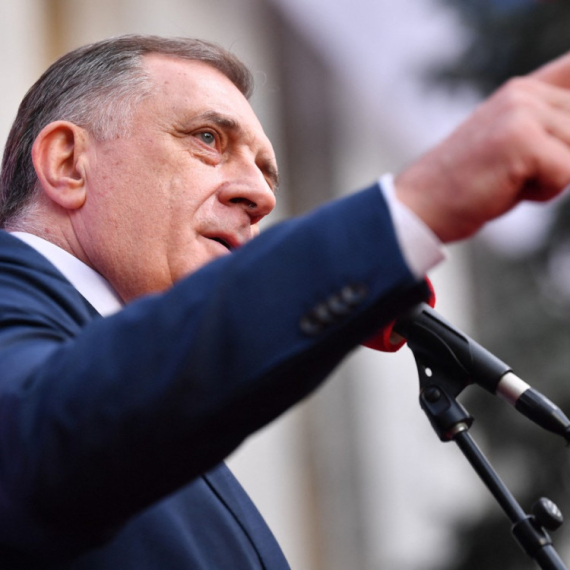 Dodik: Uhapšen je Tito, a Dino je mnogo nervozan; Sve maler do malera