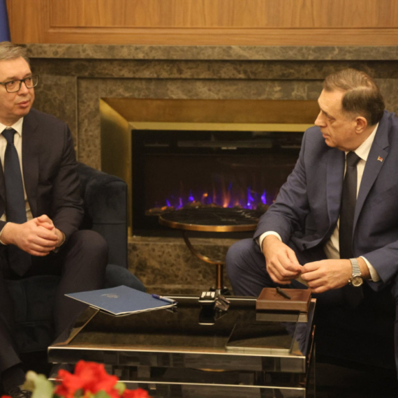 Vučić uputio saučešće Dodiku povodom smrti majke