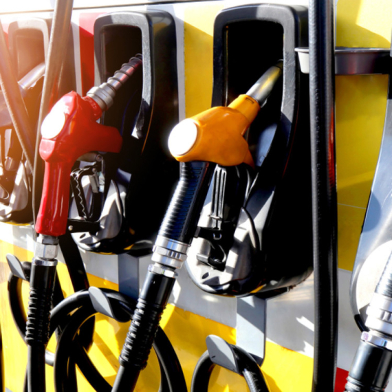 Neke pumpe cenu goriva menjaju i po 50 puta na dan