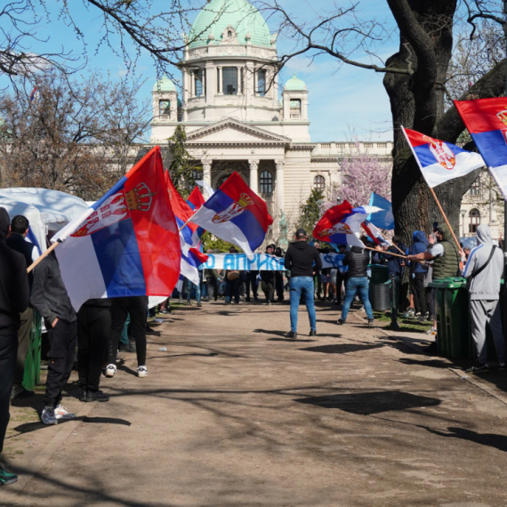 Vučić sa studentima iz Pionirskog parka: Idite kućama 15. marta; "Za 24 sata ćemo odgovoriti"