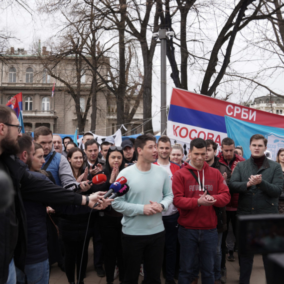 Studenti koji žele da uče odlučili: Ostajemo u Pionirskom parku; Pozivamo na mir, razgovor je ključ svega