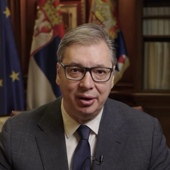 Vučić: Samo ujedinjeni možemo da idemo napred, da stvaramo jaču i snažniju Srbiju VIDEO